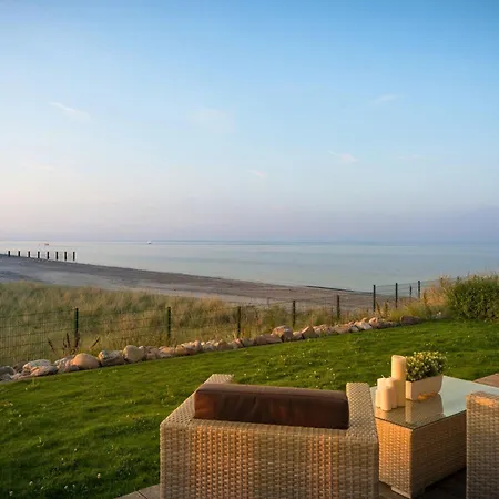 Strandhaus La Vela Feriehus *